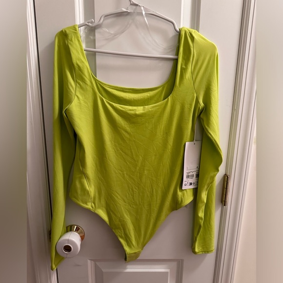 Lululemon Nulu bodysuit square neck long sleeve size med - Picture 2 of 4